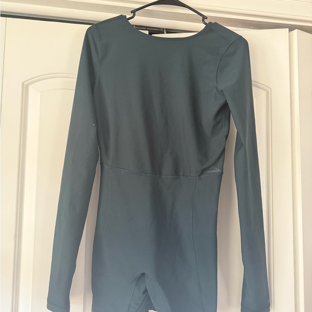 Old navy long sleeve workout outfit one piece
